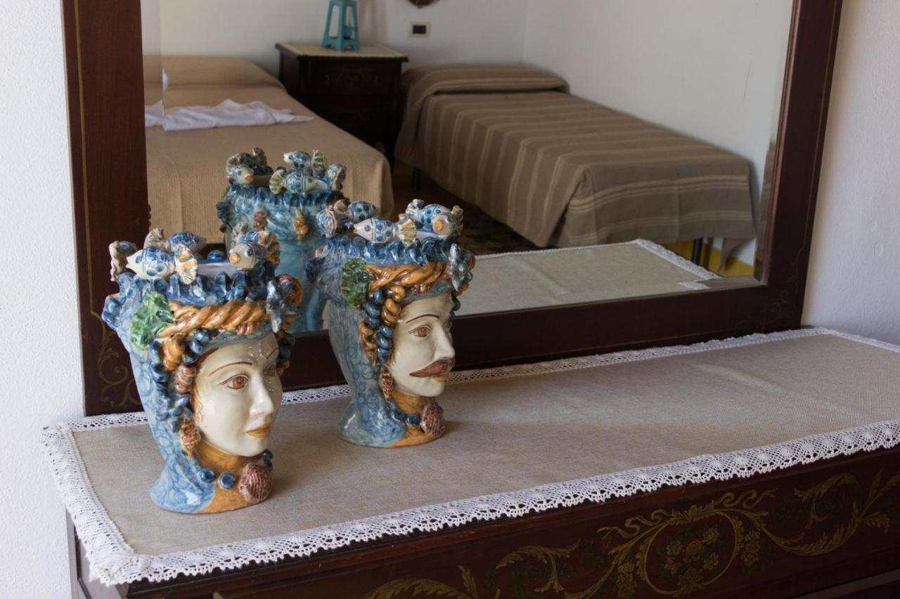 Hotel Macondo 兰佩杜萨 外观 照片
